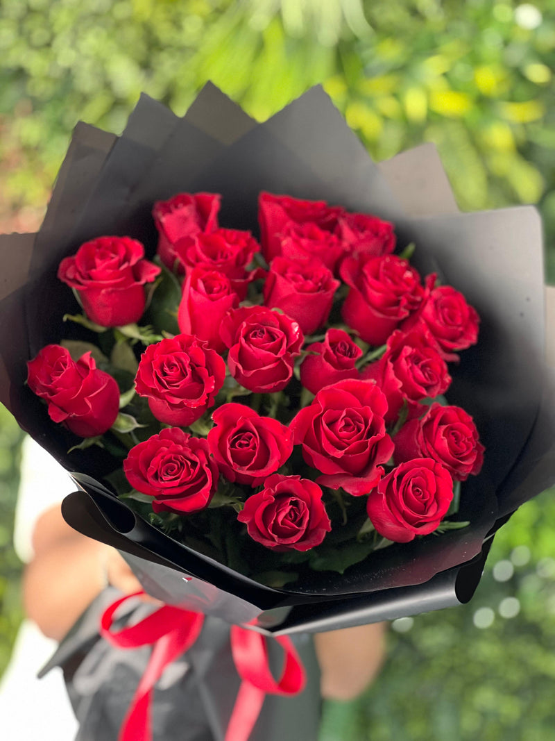 19 Red Roses Bouquet