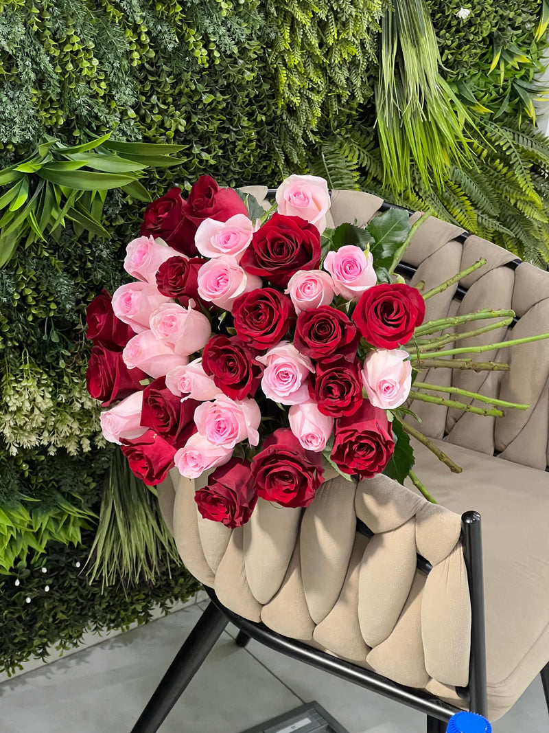 31 Red and Pink Rose Bunch