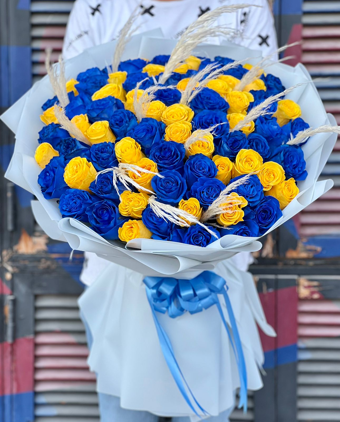 Blue Royale Luxe Premium Bouquet
