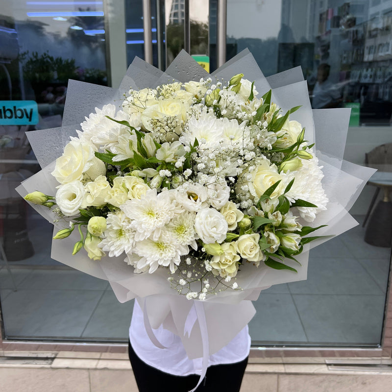 Enchanting Beaty White Bouquet