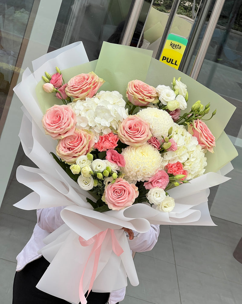 The Luxe Pastel Bouquet