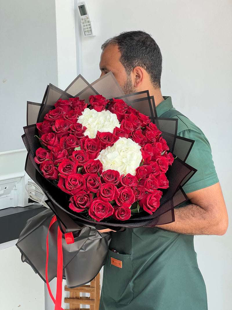 Red Velvet & White Hydrangea Grand Bouquet