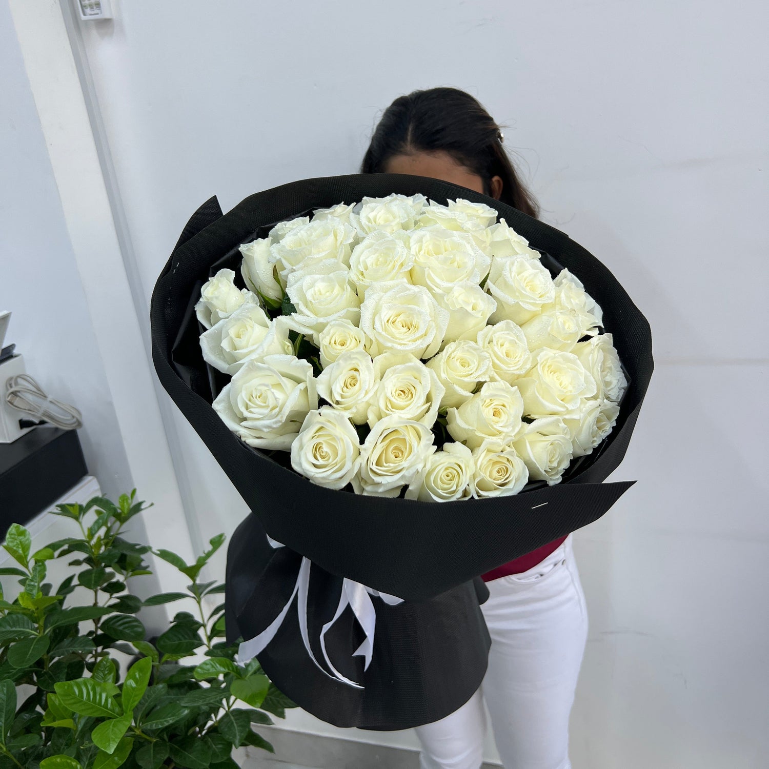 31 Fresh White Roses Bouquet