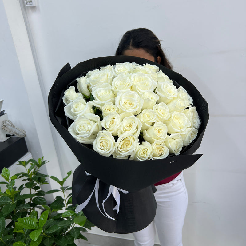 31 Fresh White Roses Bouquet