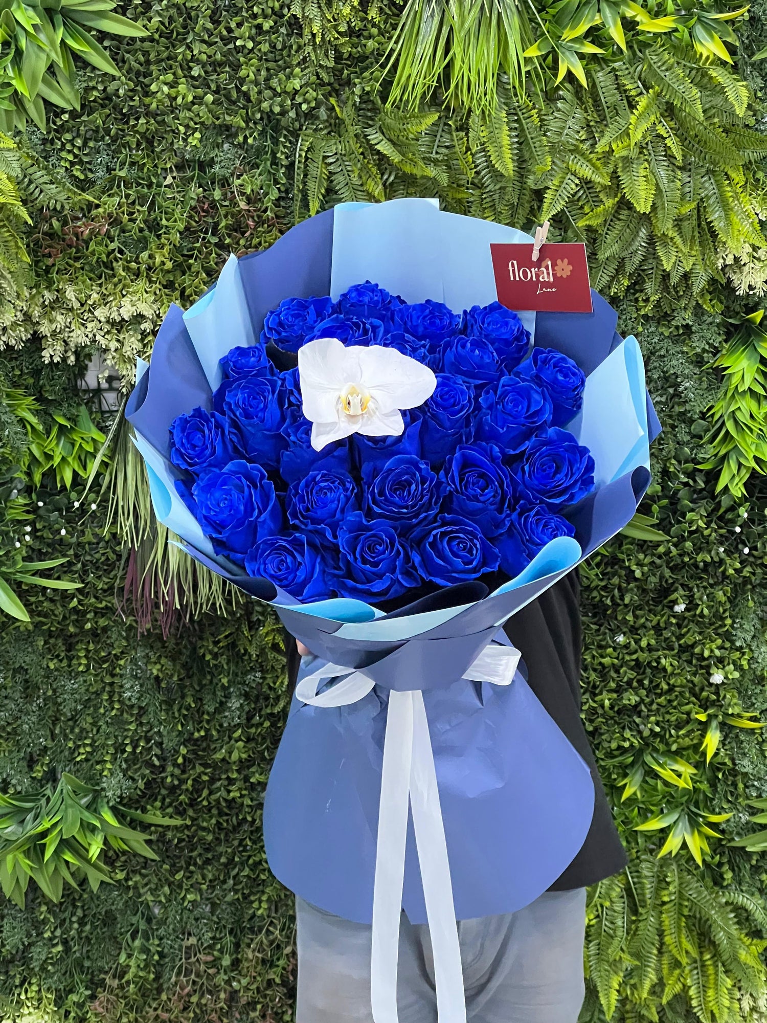 Sapphire Whisper Premium Bouquet