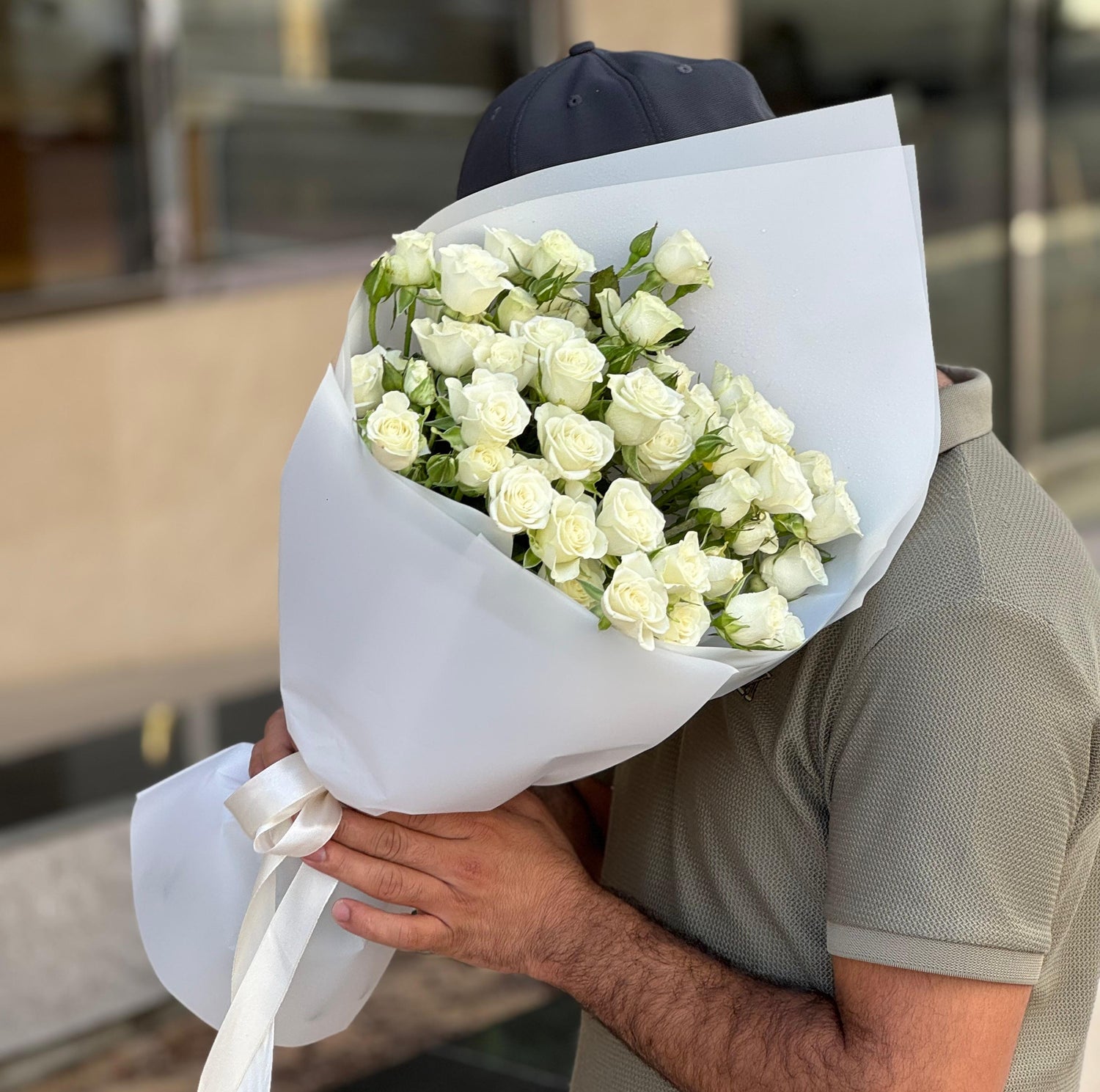 11 white spray Roses Bouquet