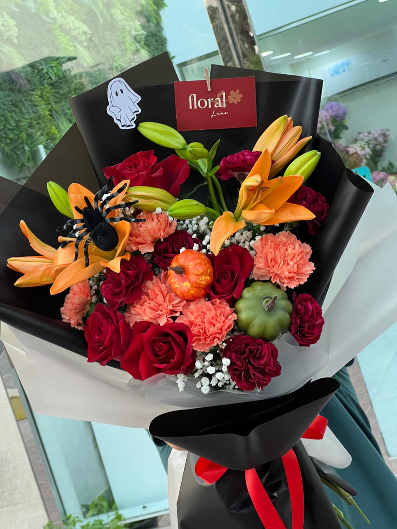 Spooky Chic Halloween Bouquet