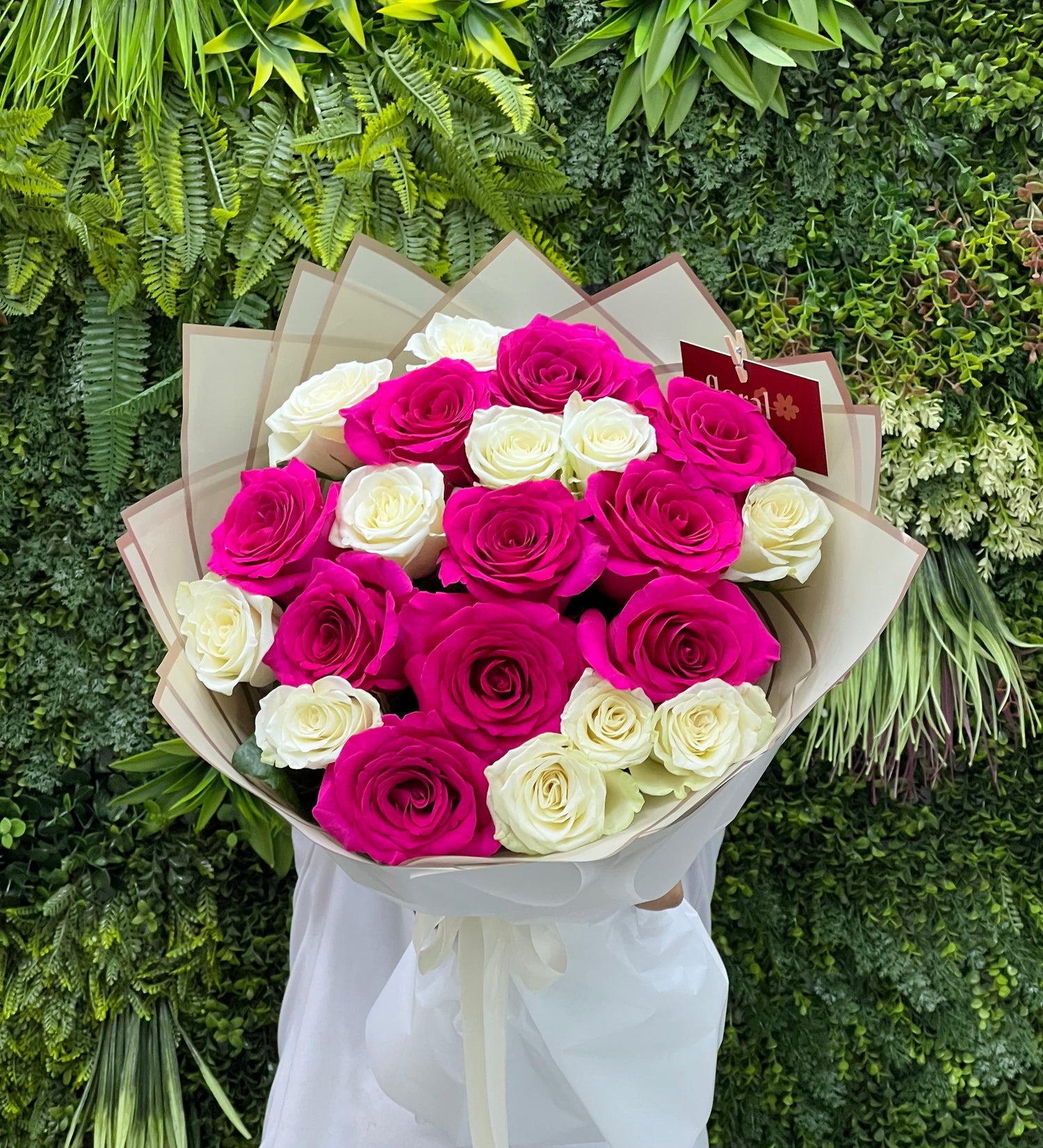 21 Fuchsia and white Roses bouquet