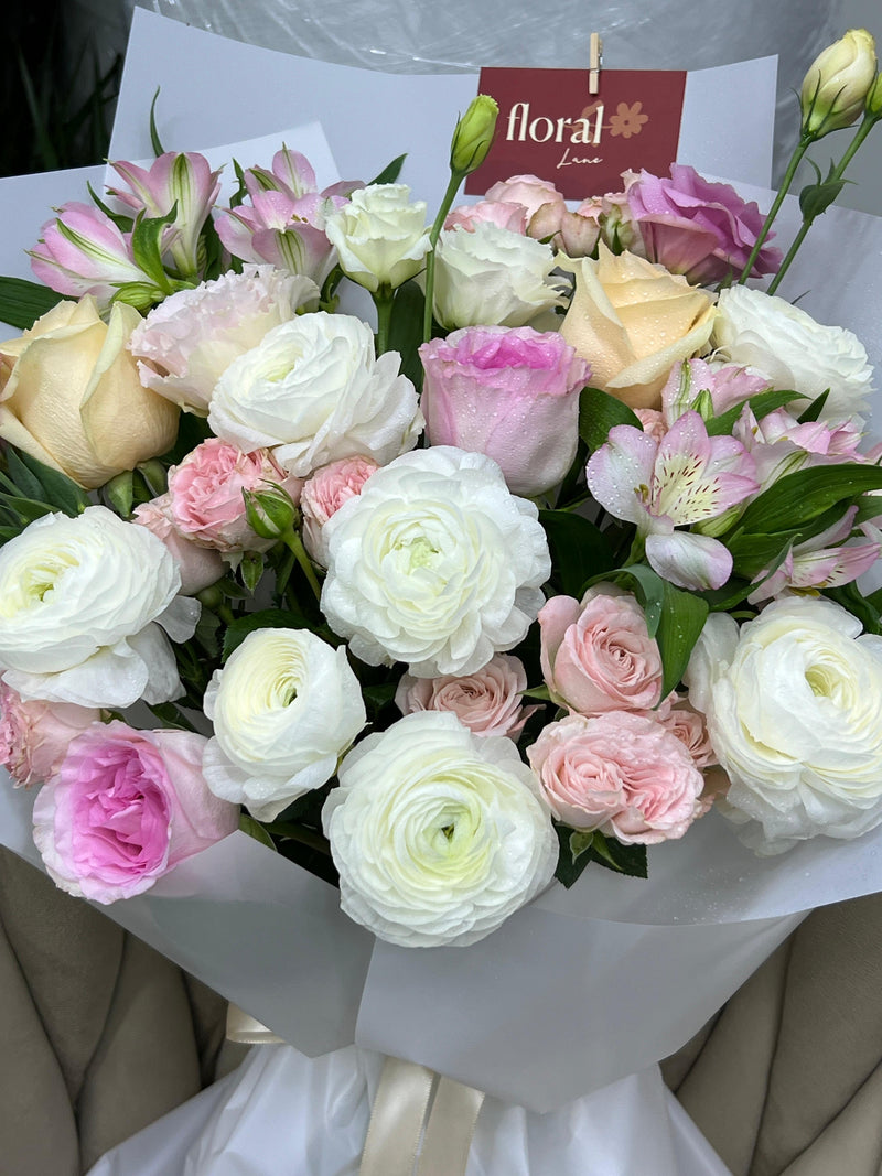 Love in Bloom Fresh Bouquet