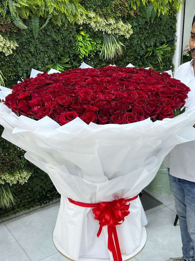 201 Fresh Red Roses Bouquet 70cm