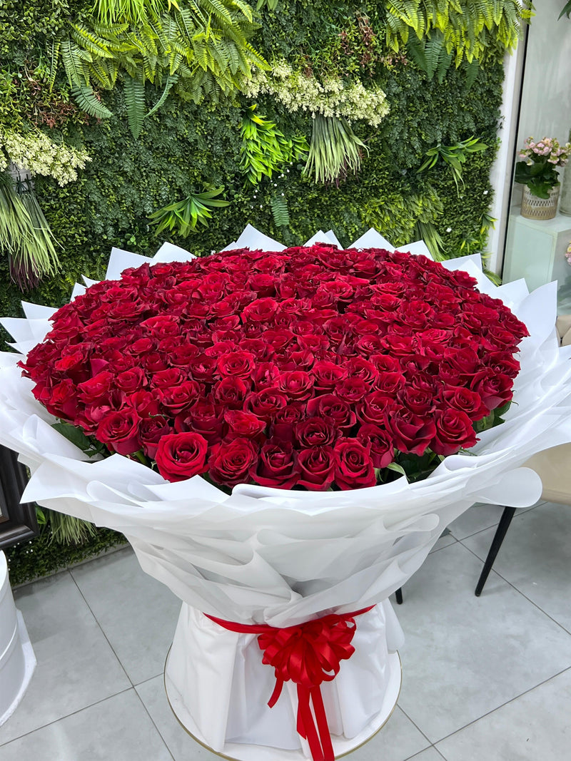 201 Fresh Red Roses Bouquet 70cm