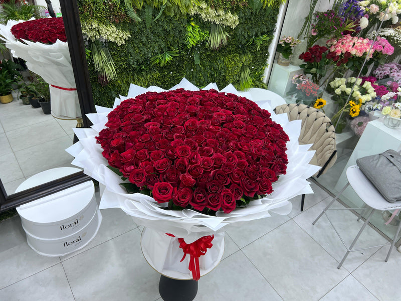 201 Fresh Red Roses Bouquet 70cm