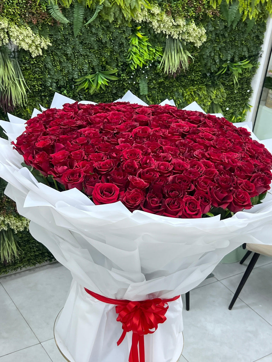 201 Fresh Red Roses Bouquet 70cm