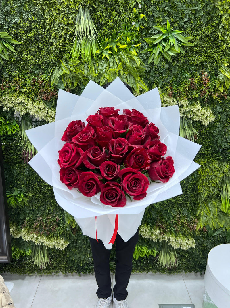 Infinite Love - 21 Red Roses