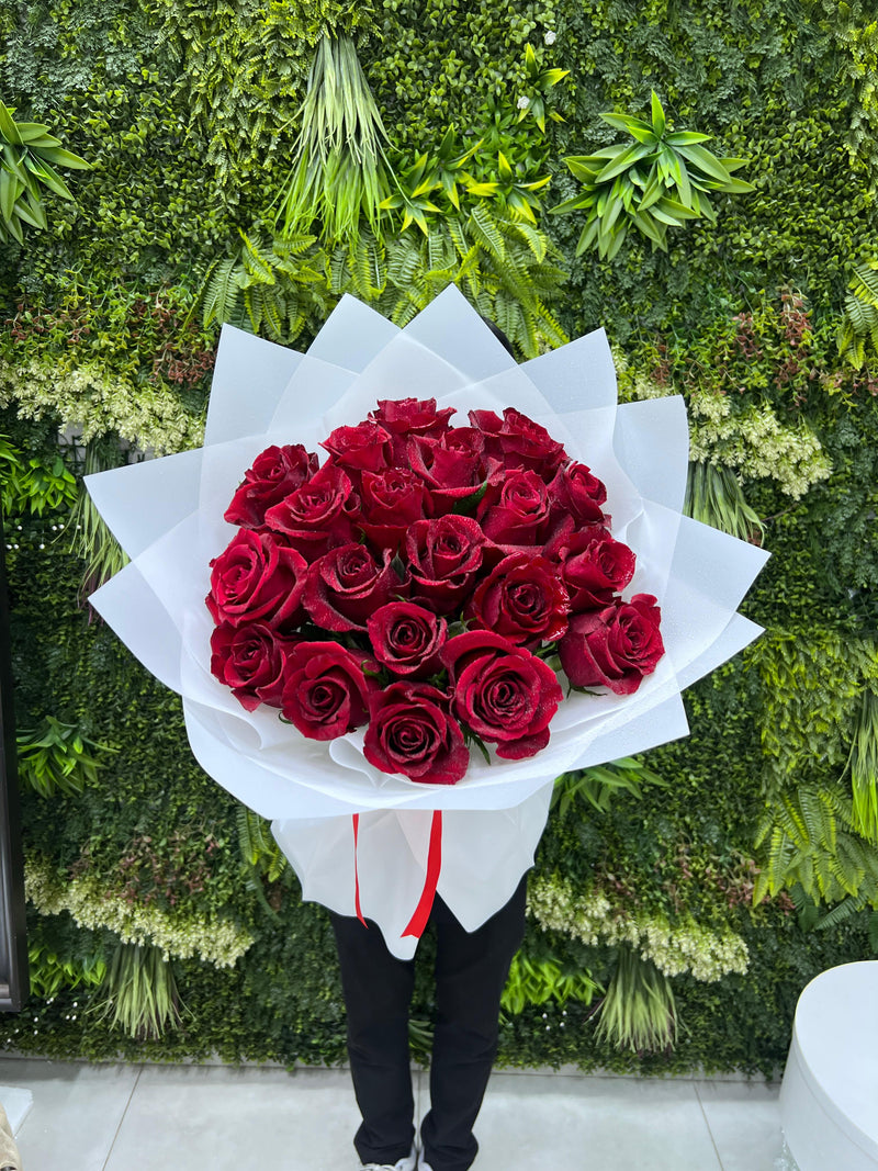 Infinite Love - 21 Red Roses