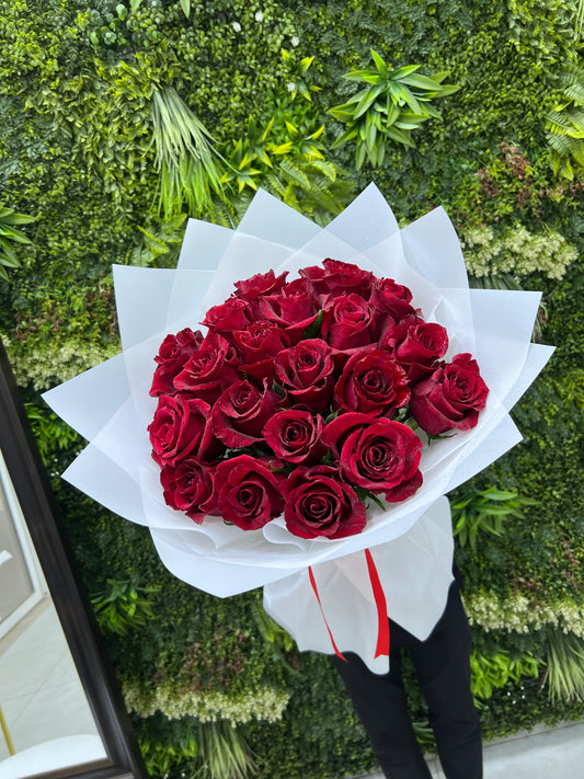 Infinite Love - 21 Red Roses