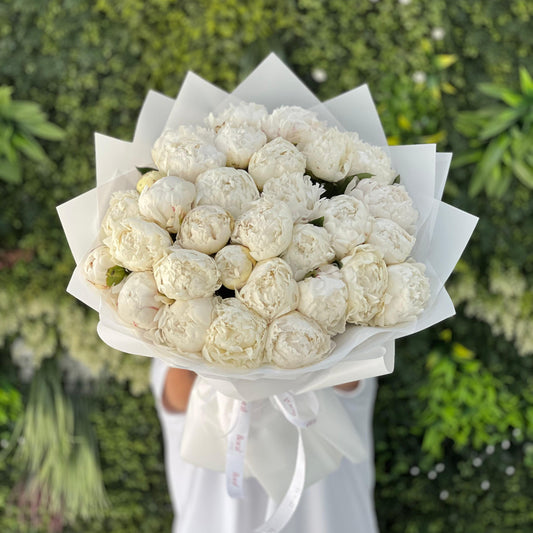31 White Peony Bouquet