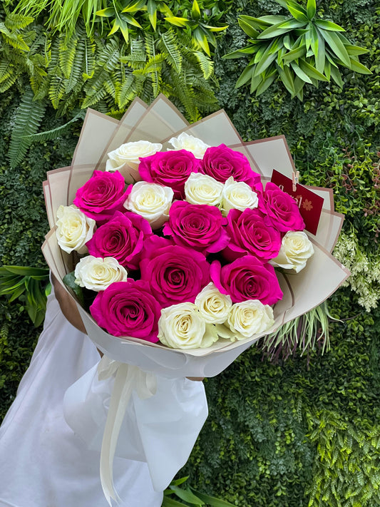21 Fuchsia and white Roses bouquet